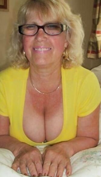 Motherly love mature cleavage IIIIII 4 of 29 pics