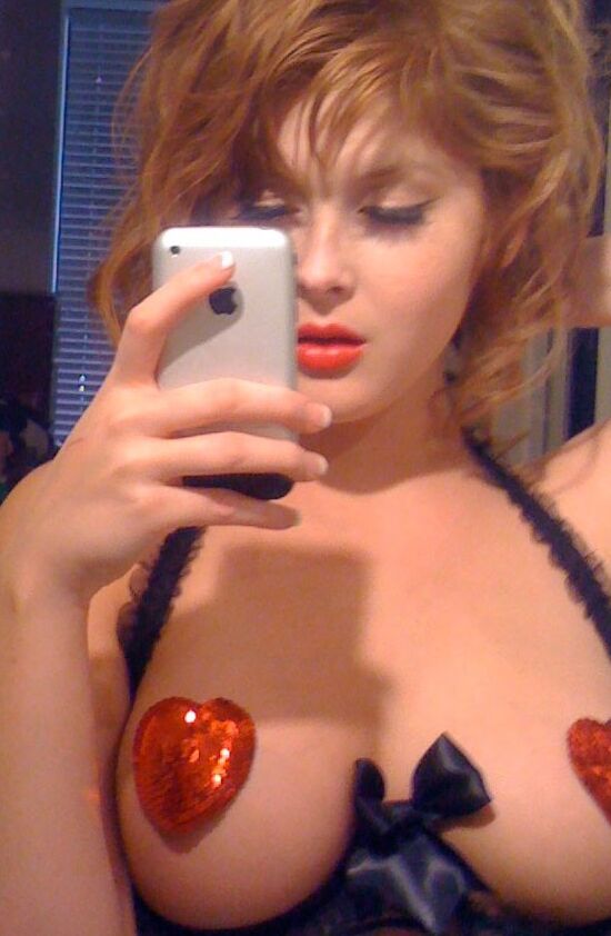 Renee Olstead 20 of 39 pics