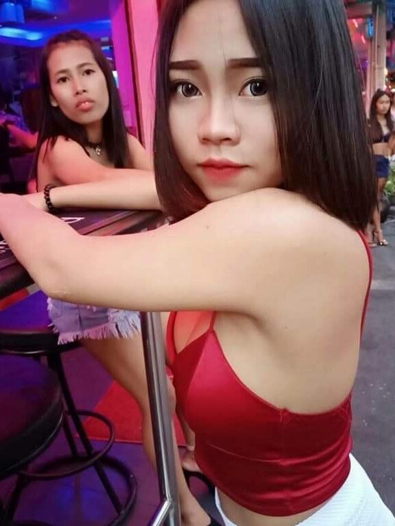 Thai Bargirl Earn Pattaya 10 of 33 pics