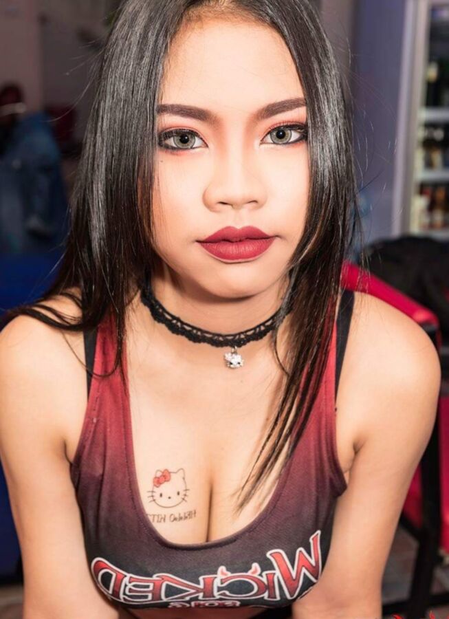 Thai Bargirl Earn Pattaya 23 of 33 pics