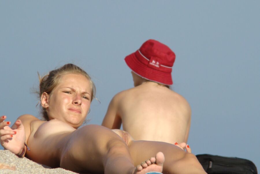 .....nude beach voyeur 6 of 89 pics