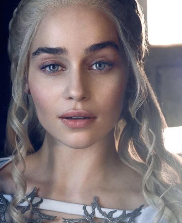 Goddess Emilia Clarke 6 of 15 pics