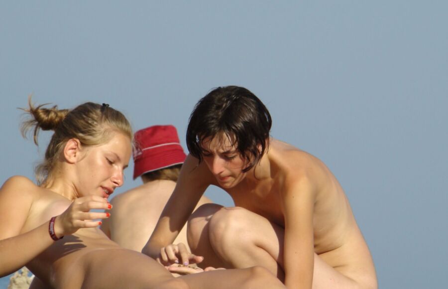 .....nude beach voyeur 5 of 89 pics
