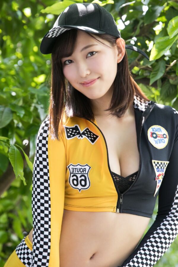 Cute bikini idol Ayaka Hara 2 of 93 pics