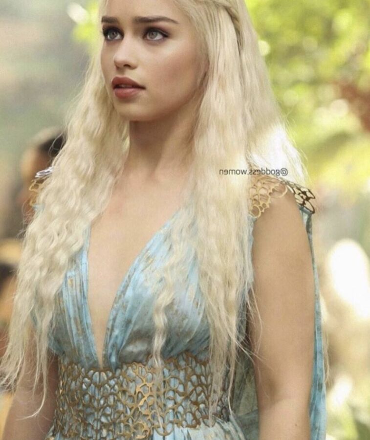 Goddess Emilia Clarke 1 of 15 pics