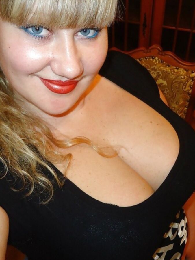 Cleavage IV 11 of 24 pics