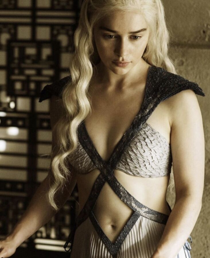 Goddess Emilia Clarke 5 of 15 pics