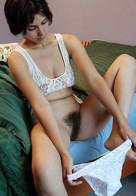 Hairy girls have the most fun (obviously) 12 of 48 pics