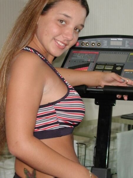 teen with nice rack at the gym 5 of 37 pics