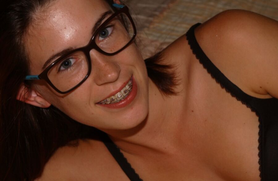 Betty Luv - glasses wearing amateur 6 of 134 pics