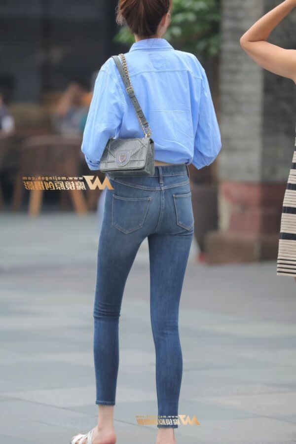 Voyeur: Chinese jeans asses, my huge turn on. 24 of 50 pics