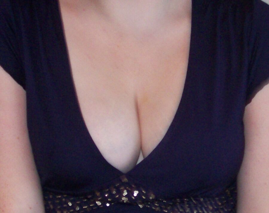 sexy cleavage 1 of 2 pics