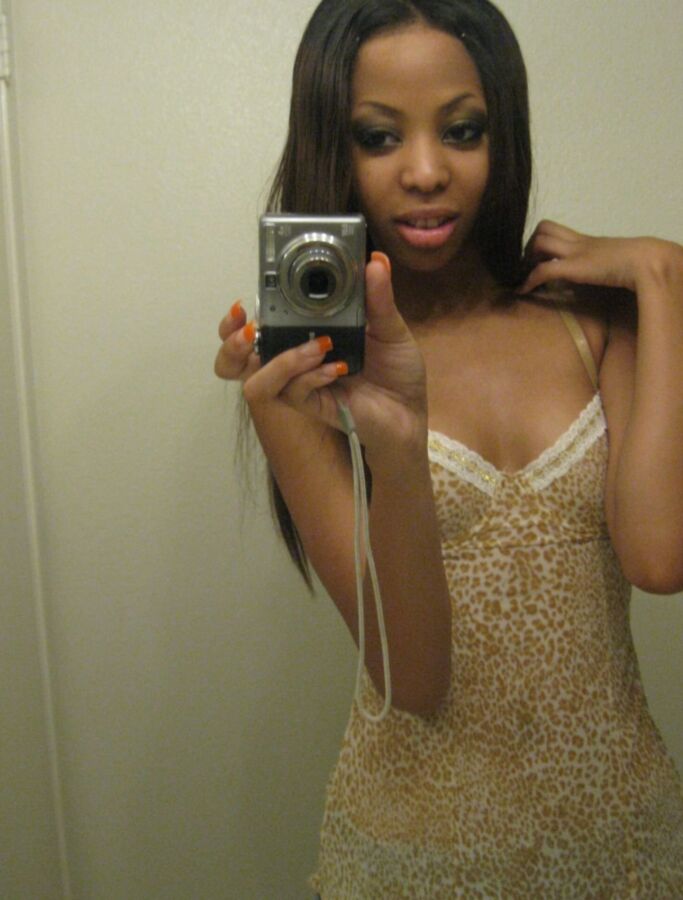 Amazing Skinny Ebony Slut Doing Selfies 4 of 40 pics