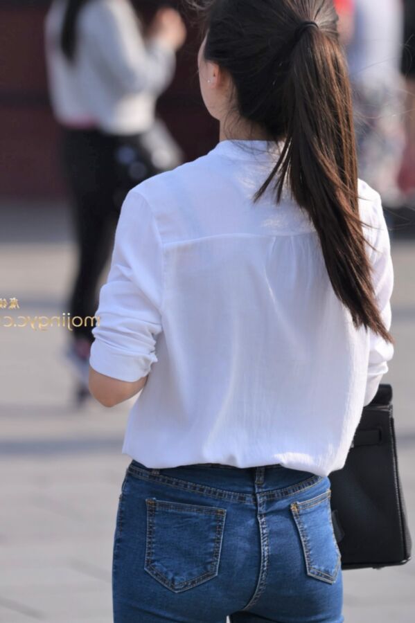 Voyeur: Chinese jeans asses, my huge turn on. 18 of 50 pics