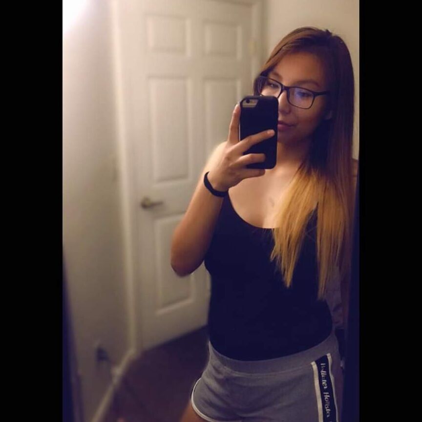 Sexy Navajo Teen someone gotta have her nudes hmu if you do 1 of 1 pics