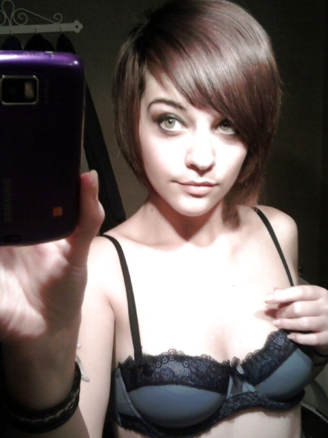 Hot Emo Teen 20 of 64 pics