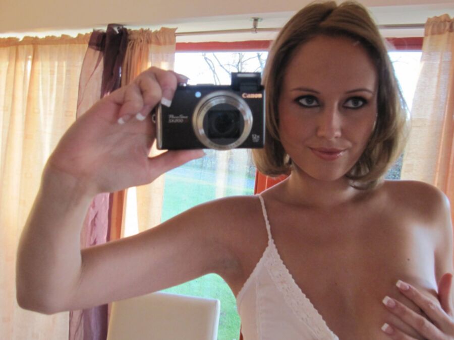 ......Bonnie .....Russian amateur girlfriend...hot selfies 19 of 46 pics