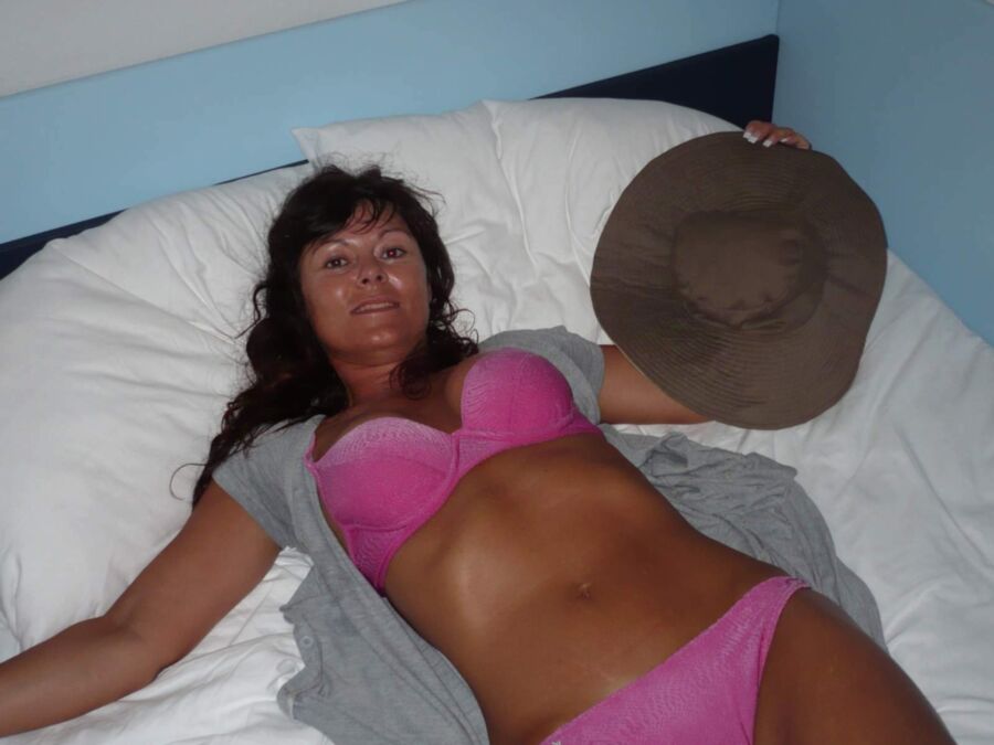 Hot Milf nn 13 of 40 pics