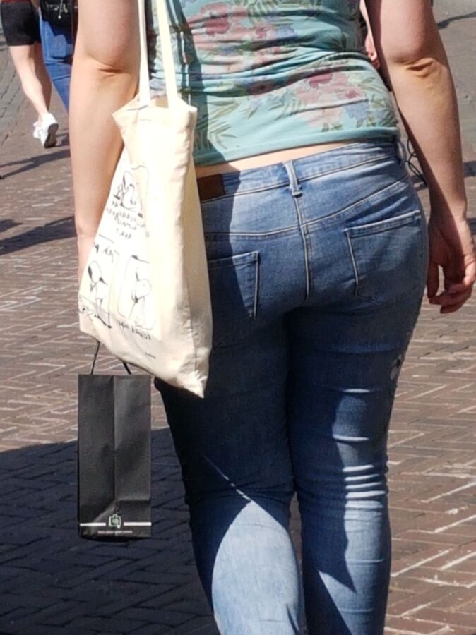 BBW Brunette with wide hips in vpl jeans  1 of 4 pics