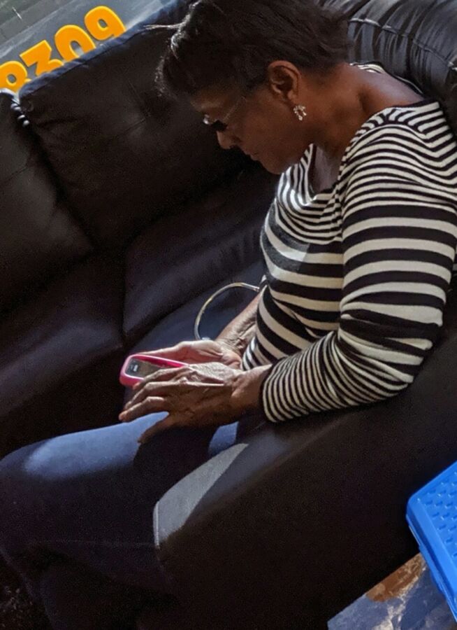 Ebony milf candids 7 of 20 pics