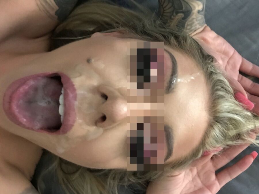 Censored Bimbo Goals 8 of 18 pics