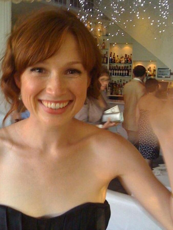 Ellie Kemper 2 of 27 pics