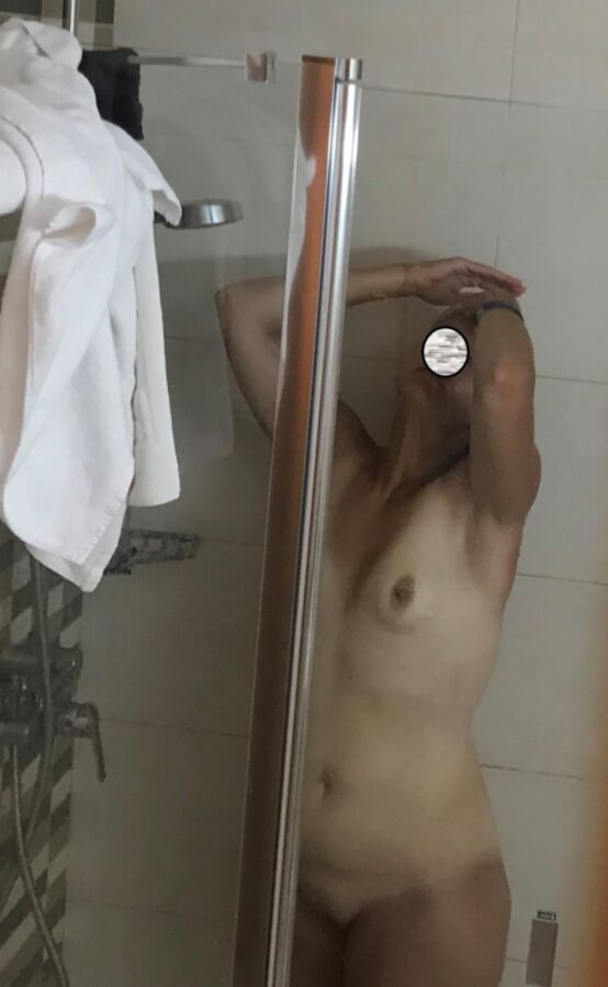 Unaware Wife In Hotel Shower, Free Hotel Room HD Porn A1