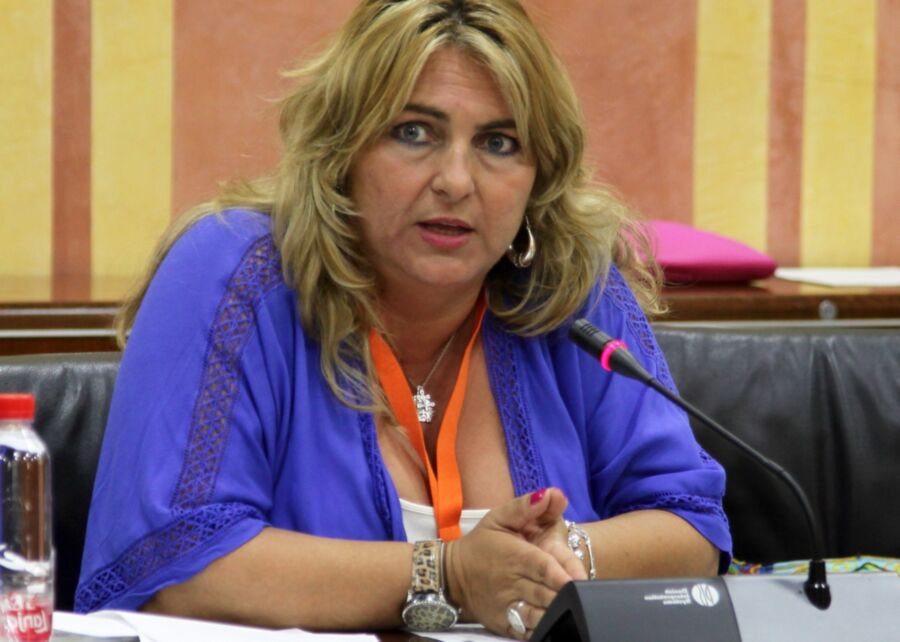 Chubby Spanish MILF politician (non-nude) 8 of 10 pics