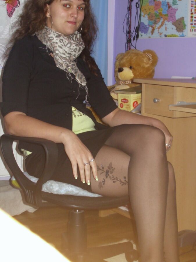 Paula T. - polish leggy teen in pantyhose, heels, boots, mini  16 of 17 pics