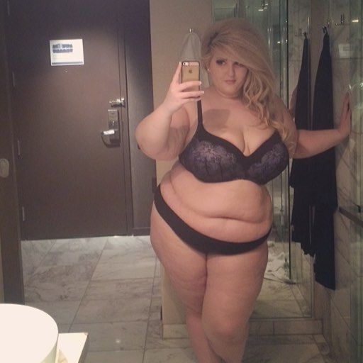 Lacey Carroll aka Lacey Elle - Cute SSBBW Model 3 of 31 pics