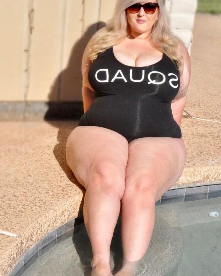 Lacey Carroll aka Lacey Elle - Cute SSBBW Model 15 of 31 pics