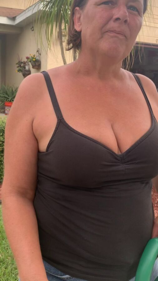 Candid Busty Mature Neighbor With Great Rack and Clevage 18 of 38 pics