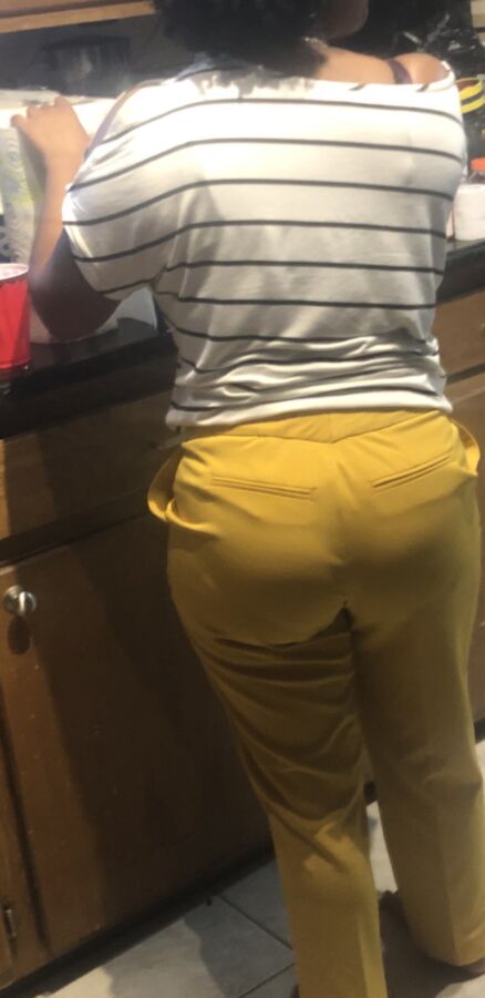 Sneaky shots of  friend in yellow pants with her muscle booty 6 of 29 pics