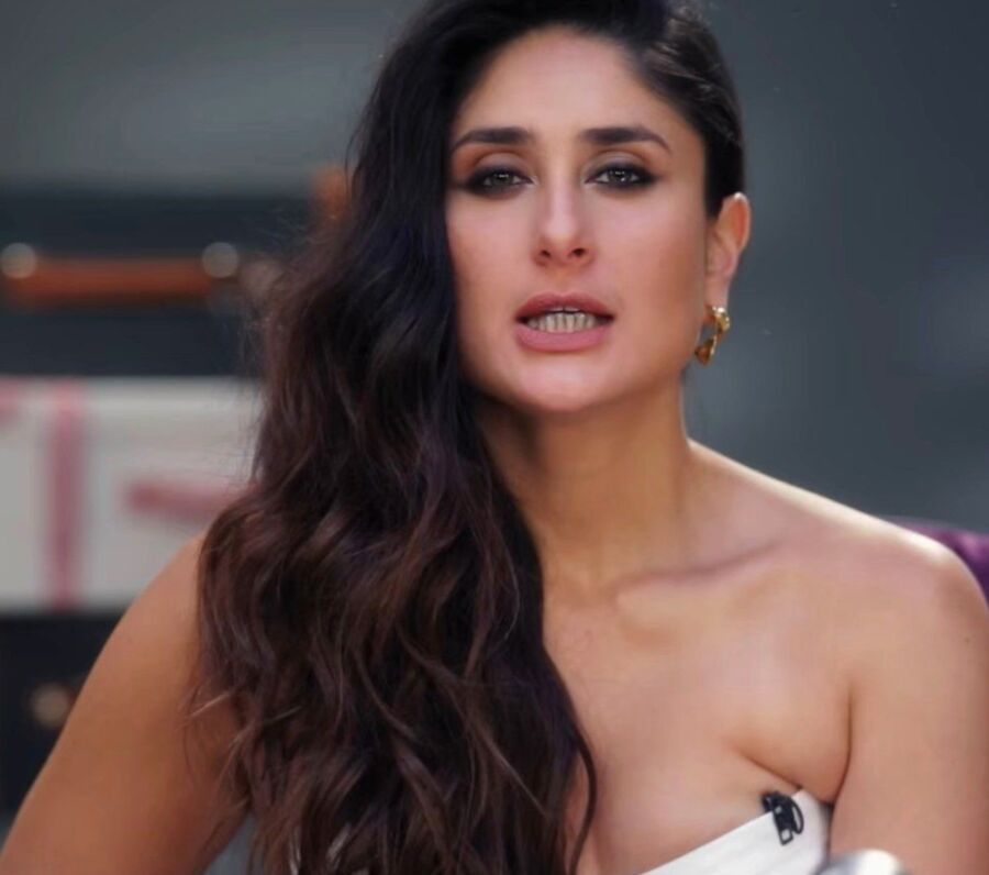 Kareena Kapoor- Curvy Indian Bollywood Babe Sizzles in Hot Dress 5 of 32 pics