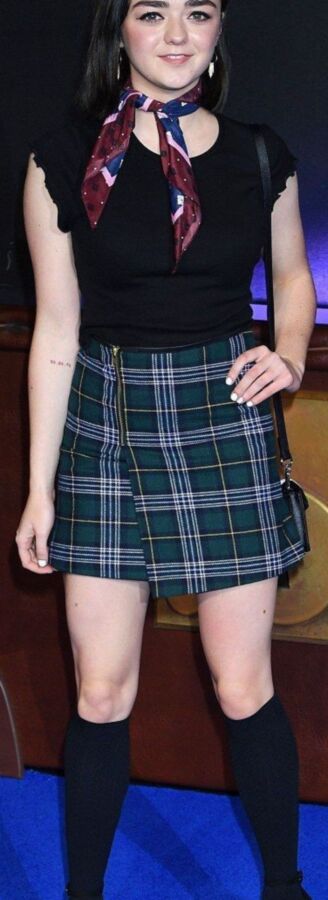 Maisie Williams in Socks and Tights 2 of 10 pics