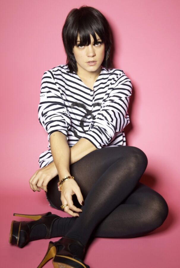 Lilly Allen - Chav Cunt UK Singer in Tights 19 of 33 pics