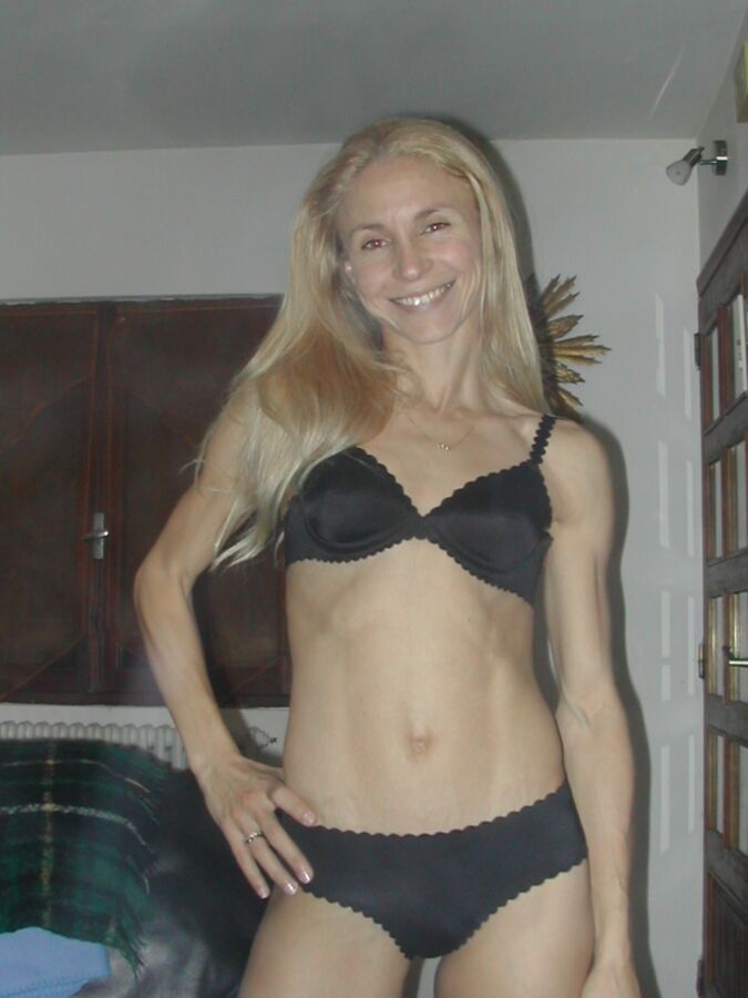 Skinny And Very Fit MILF Having Fun 3 of 135 pics