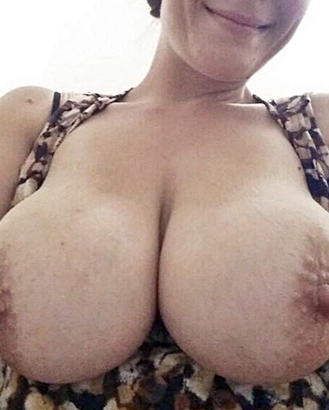 amateur-big-areolas 6 of 170 pics