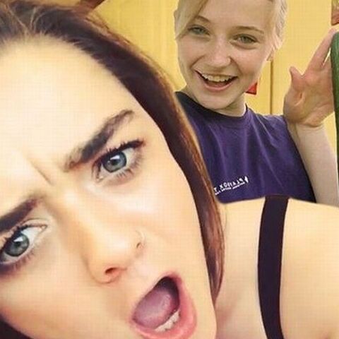 Maisie Williams and Sophie Turner 17 of 27 pics