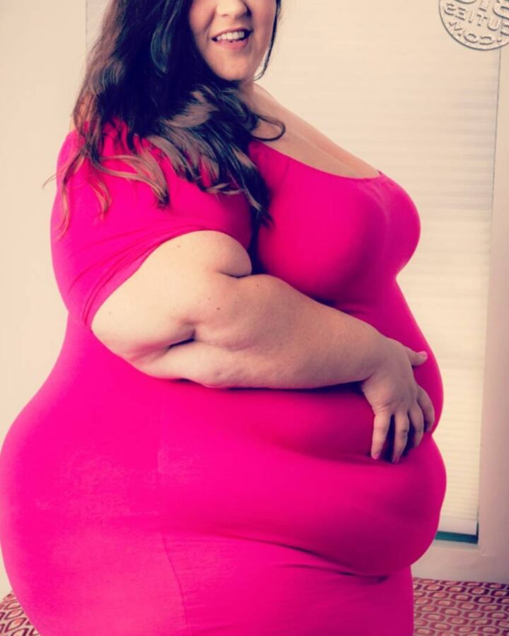 How fat is too fat to fuck? 24 of 100 pics
