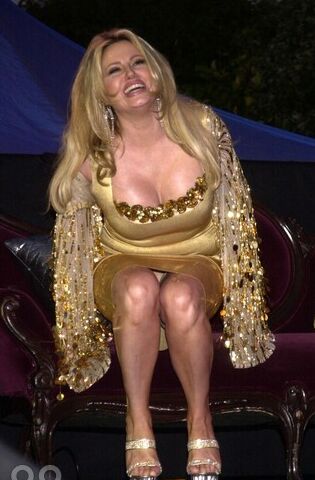 Jennifer Coolidge 1 of 62 pics