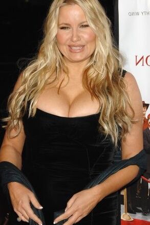 Jennifer Coolidge 9 of 62 pics