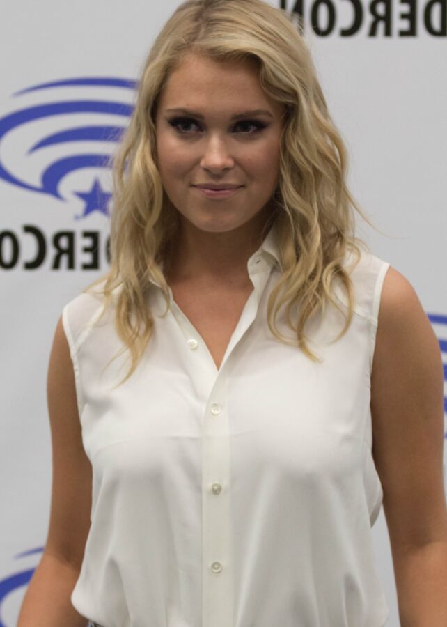 Eliza Taylor (i love this hot fuckmeat with her big boobs) 21 of 83 pics