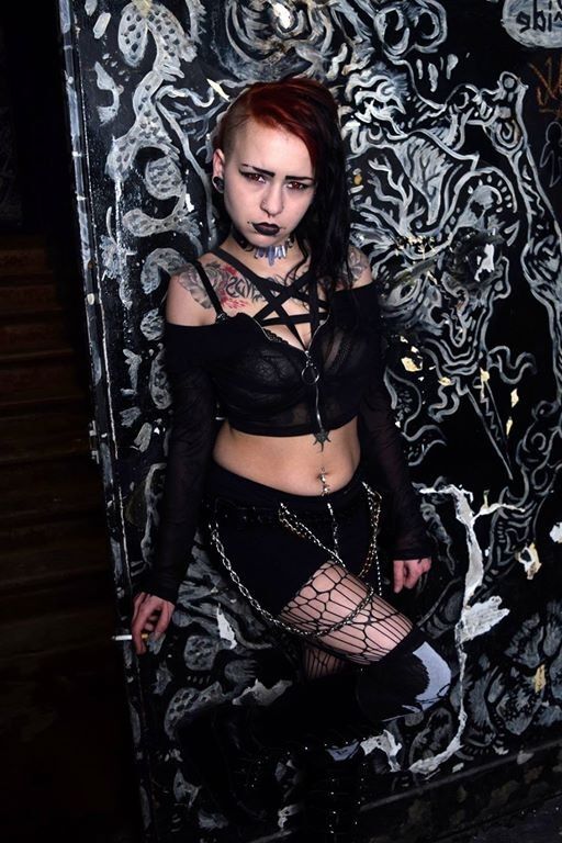 Sarah (hot Big Tiddied Goth GF) wants your attention. BAD WILD  17 of 40 pics