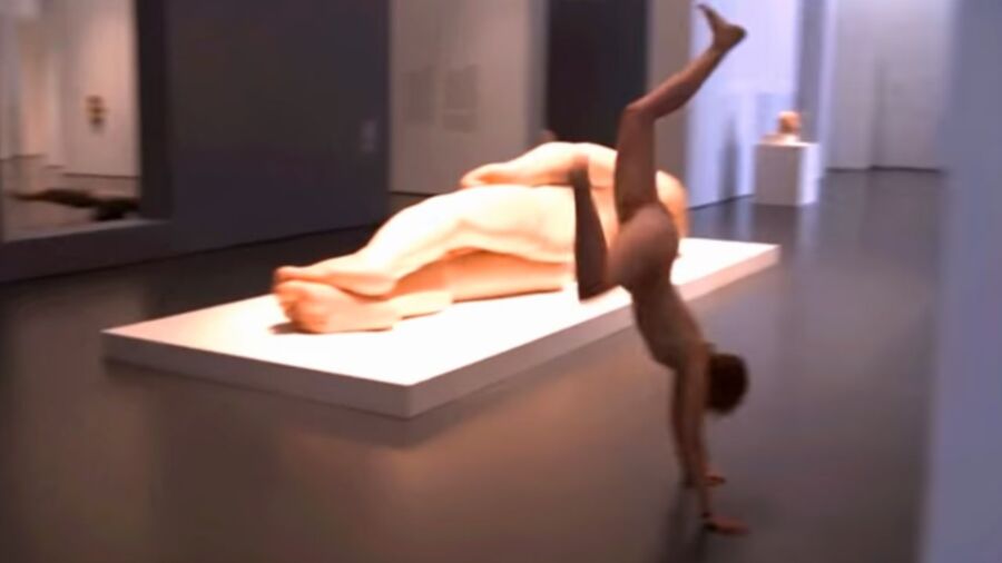 Naked to the Museum! 24 of 34 pics