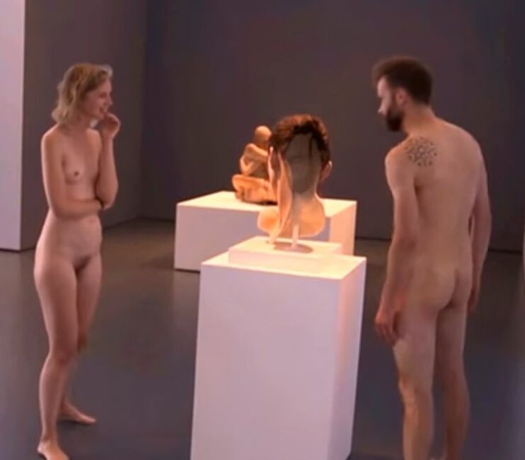 Naked to the Museum! 8 of 32 pics