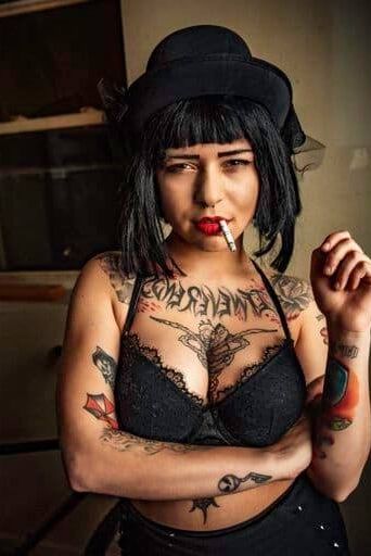 Sarah (hot Big Tiddied Goth GF) wants your attention. BAD WILD  1 of 40 pics