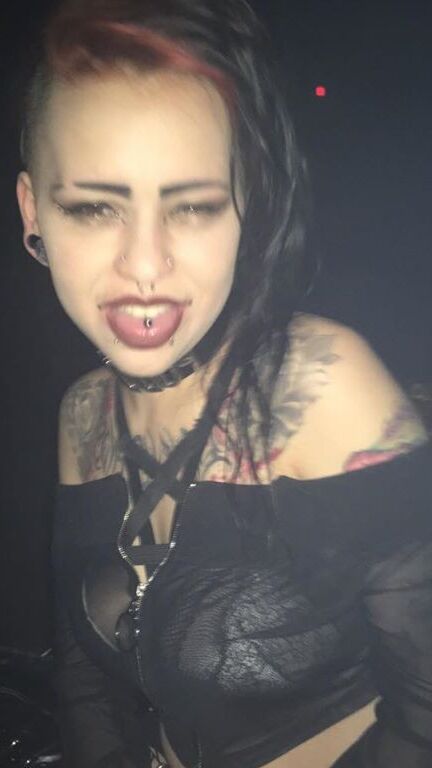 Sarah (hot Big Tiddied Goth GF) wants your attention. BAD WILD  20 of 40 pics