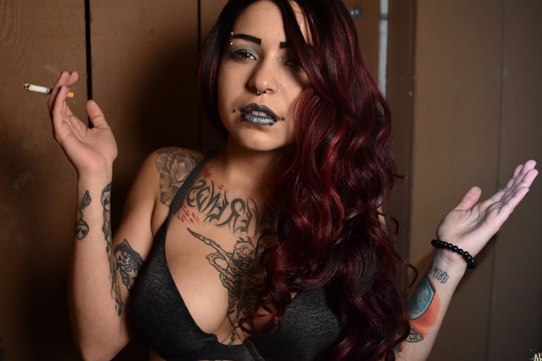 Sarah (hot Big Tiddied Goth GF) wants your attention. BAD WILD  4 of 40 pics