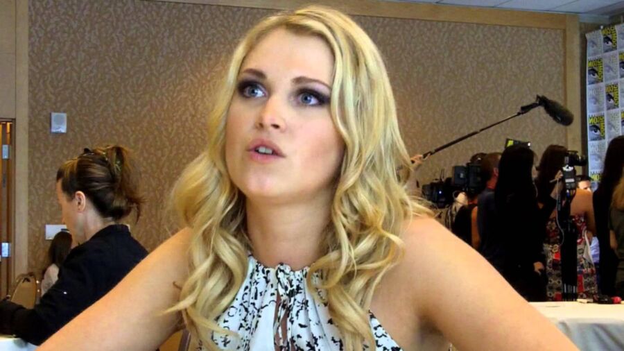 Eliza Taylor (i love this hot fuckmeat with her big boobs) 17 of 83 pics